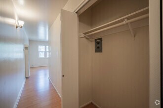 1 Bedroom, 1 Bathroom 2500-4 2500-4 floor plan